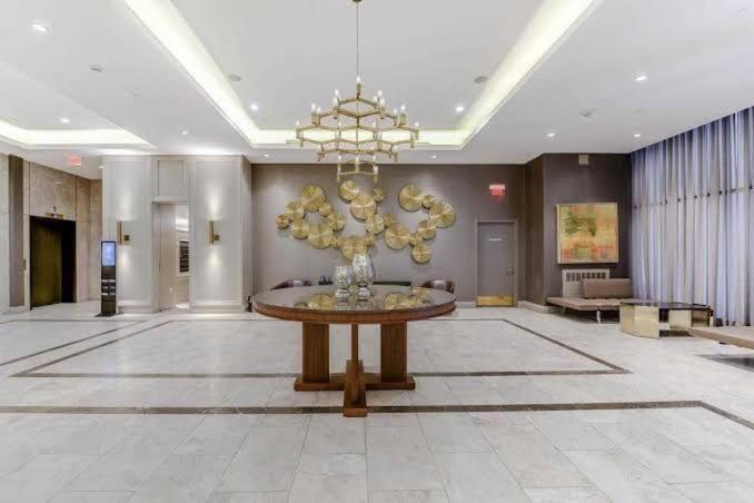 Luxury 2-Bedroom Apartment In Yorkville With The Best City View In Downtown Toronto Eksteriør bilde